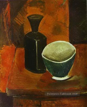 Bol vert et bouteille noire 1908 Cubisme Peinture à l'huile